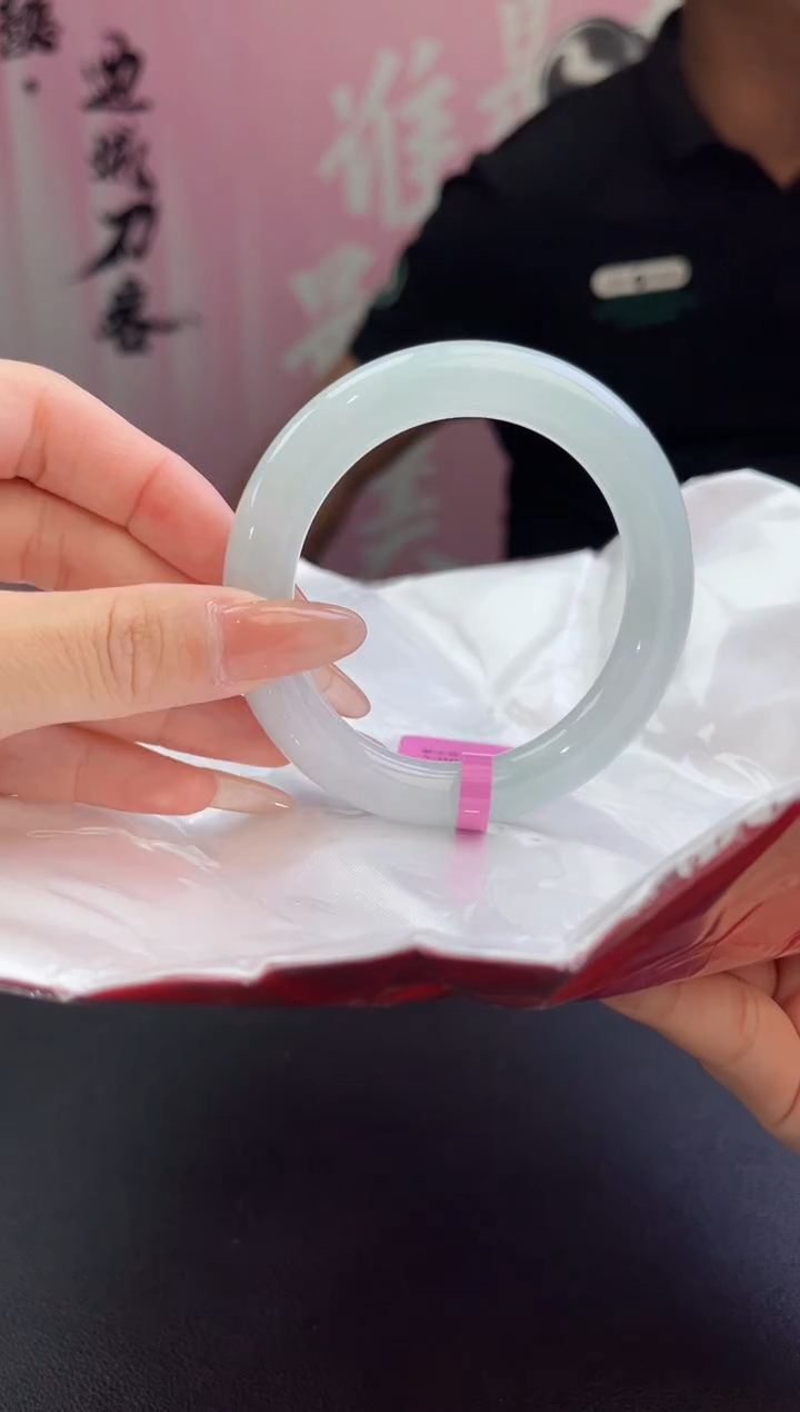 【闪购商品】翡翠手镯（圆镯）未镶嵌翡翠手镯1