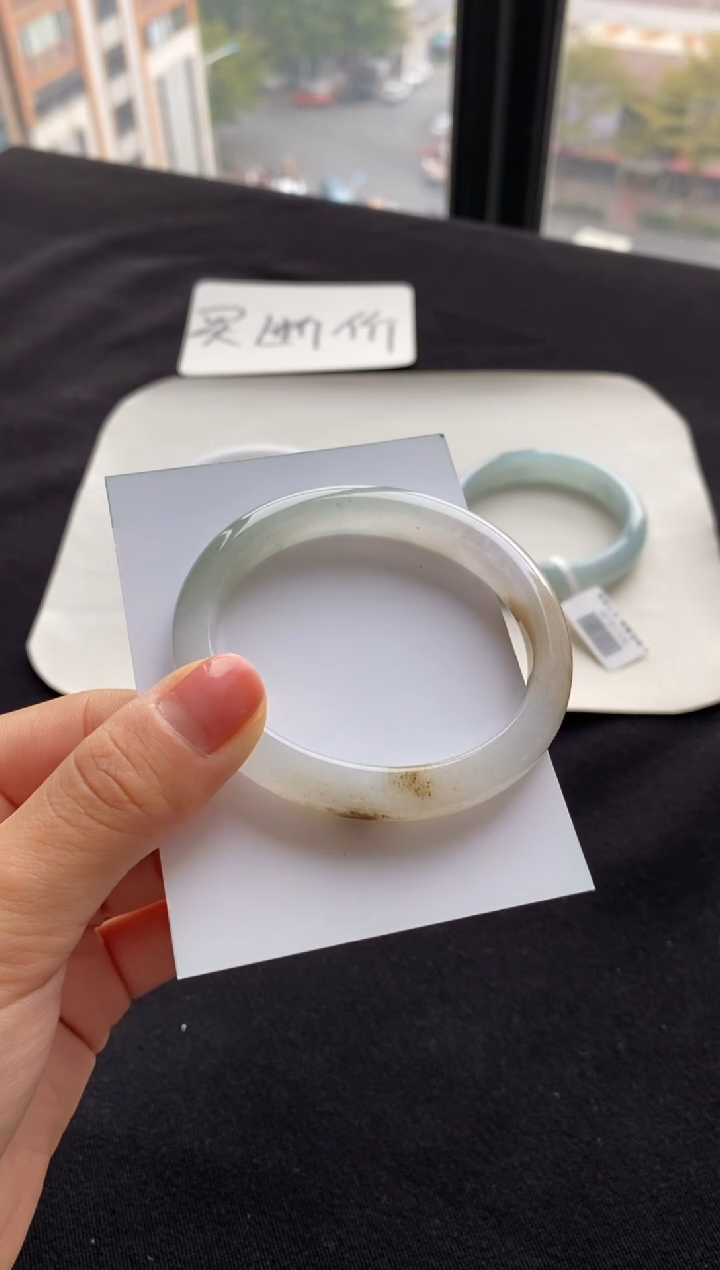 【闪购商品】翡翠手镯（贵妃镯）未镶嵌53贵妃--不退不换