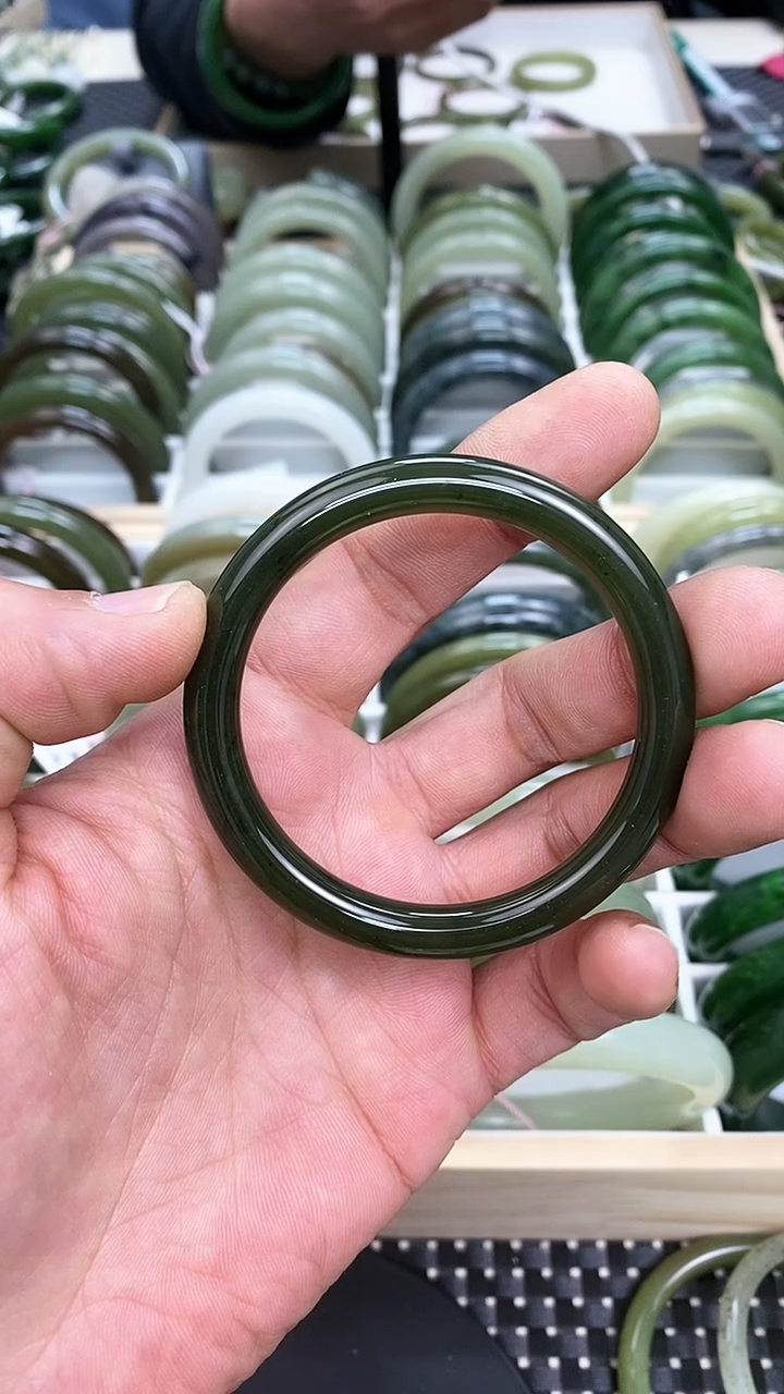 【闪购商品】和田玉手镯未镶嵌52.7