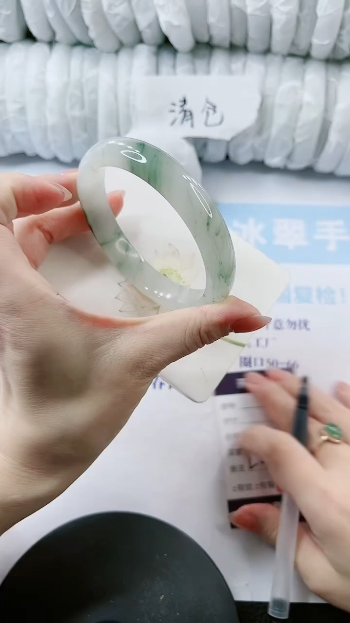 【闪购商品】石英质玉手镯未镶嵌多样性发货L45-63