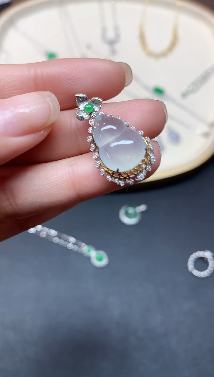 【闪购商品】翡翠吊坠(不含链)18K金镶嵌A54|3800