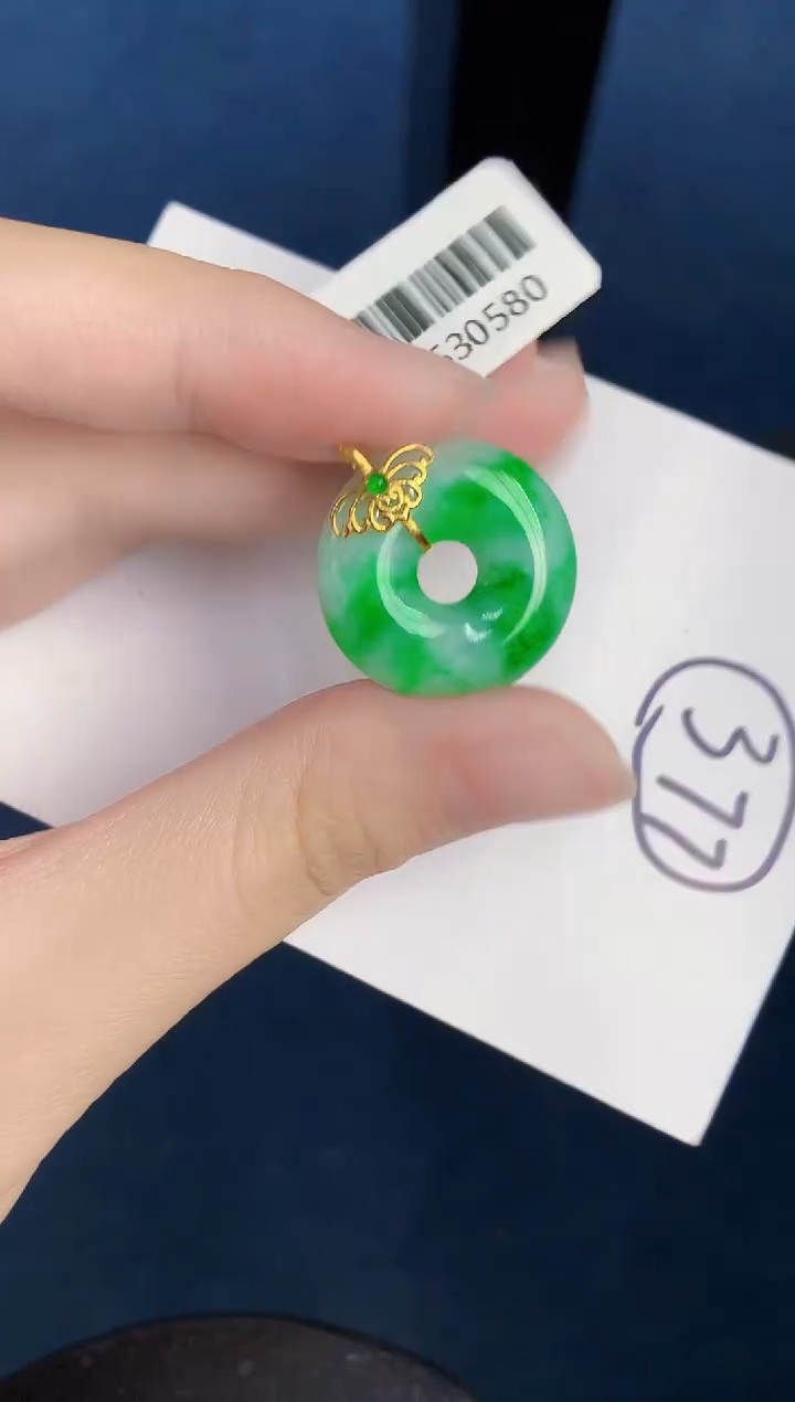 翡翠18K金镶嵌颈饰0000000000