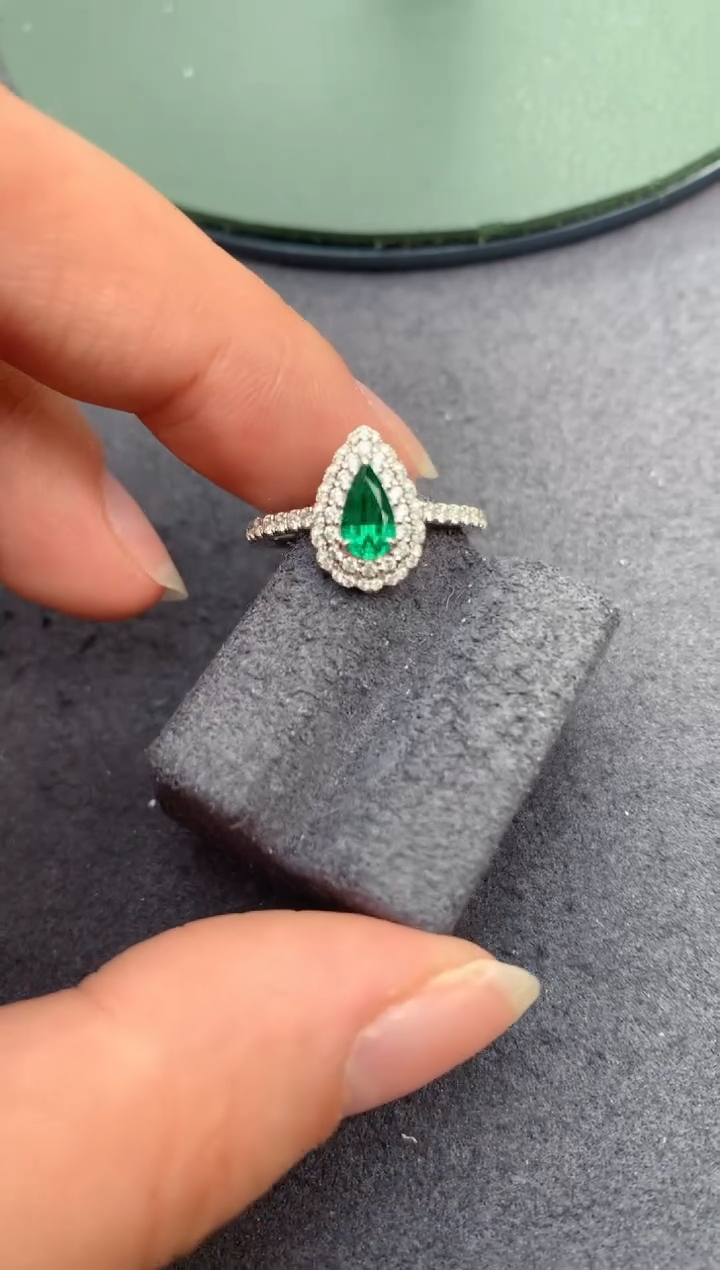 祖母绿戒指18K金镶嵌36分祖母绿戒指