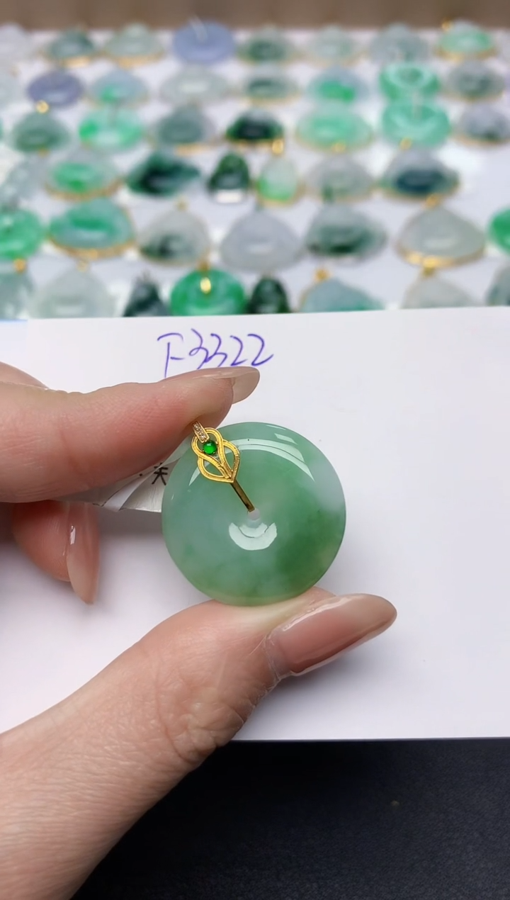 颈饰18K金镶嵌翡翠天然缅甸A货翡翠百元以上9元证书费自理