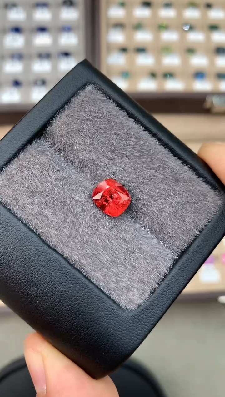 【闪购商品】定制尖晶石裸石未镶嵌3.30ct 枕型 橙色调