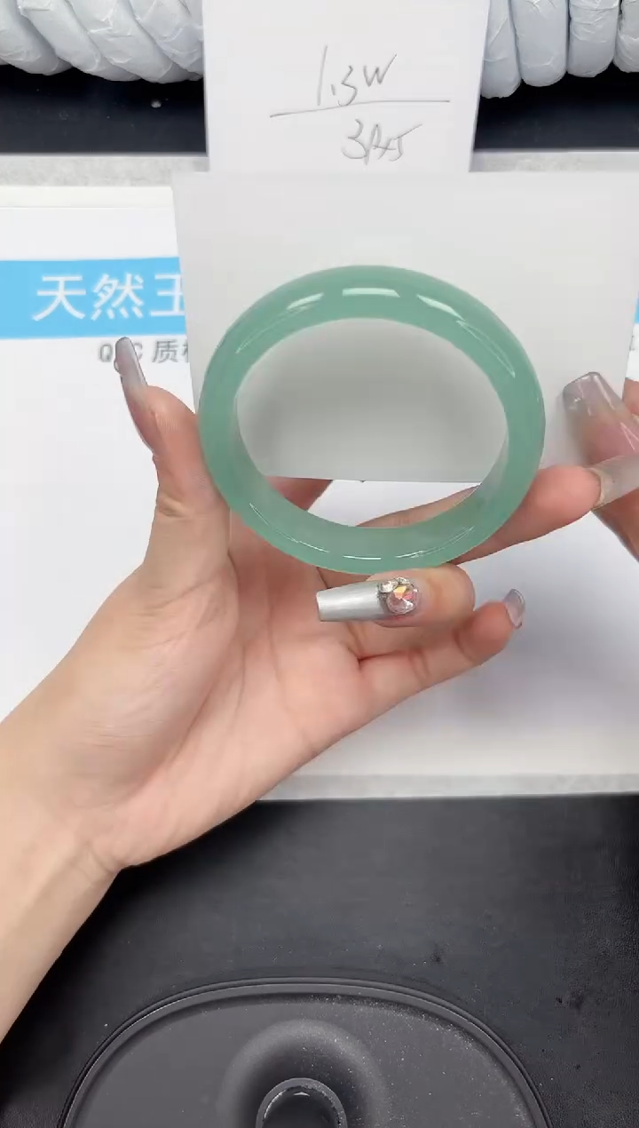 【闪购商品】石英质玉手镯未镶嵌219-57.4