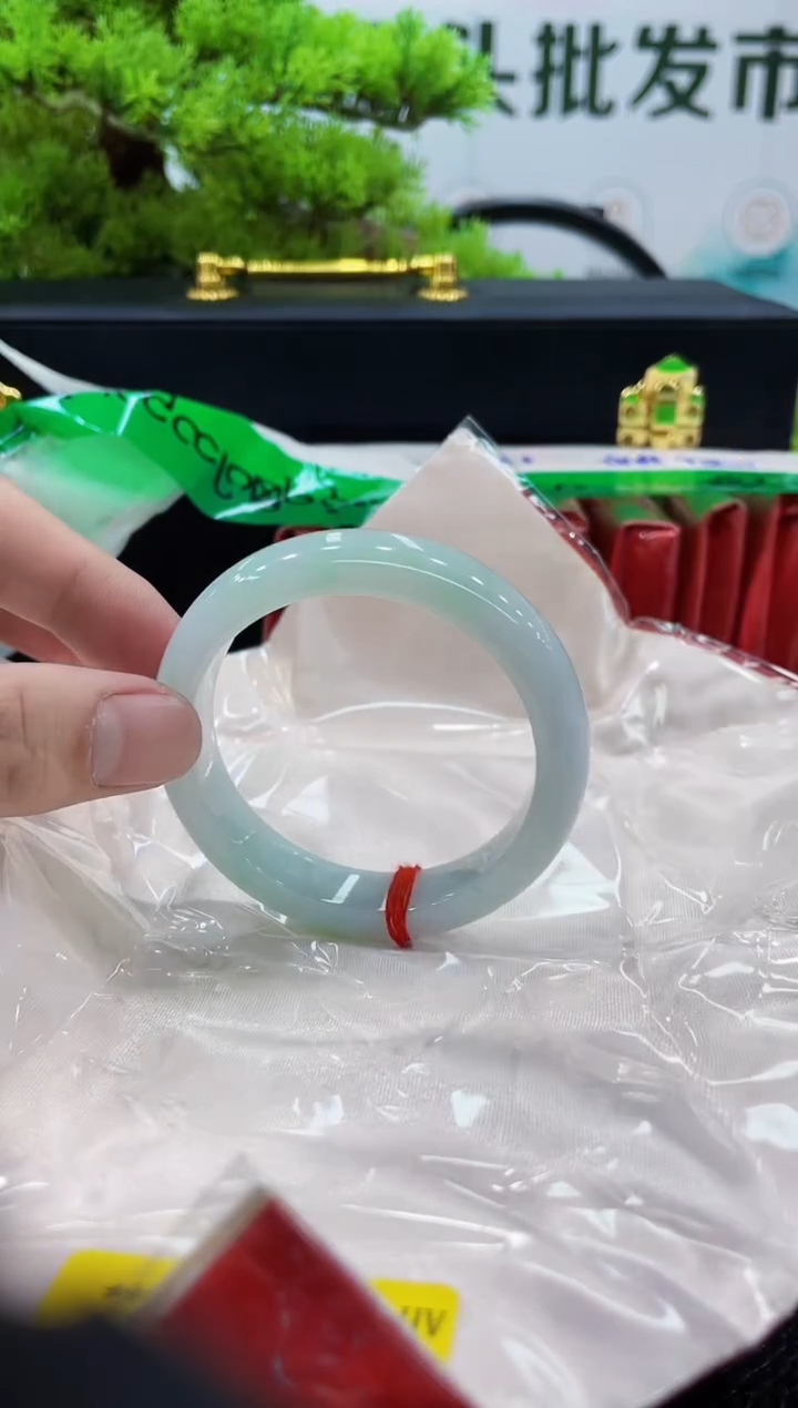 【闪购商品】翡翠手镯未镶嵌手镯