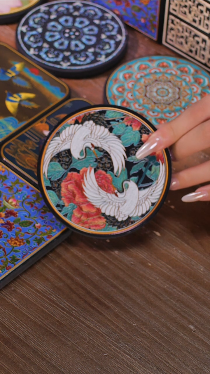 壹藏贰宝鹤戏牡丹图案杯垫一片