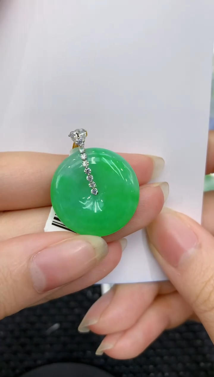 【闪购商品】翡翠颈饰18K金镶嵌8888888888