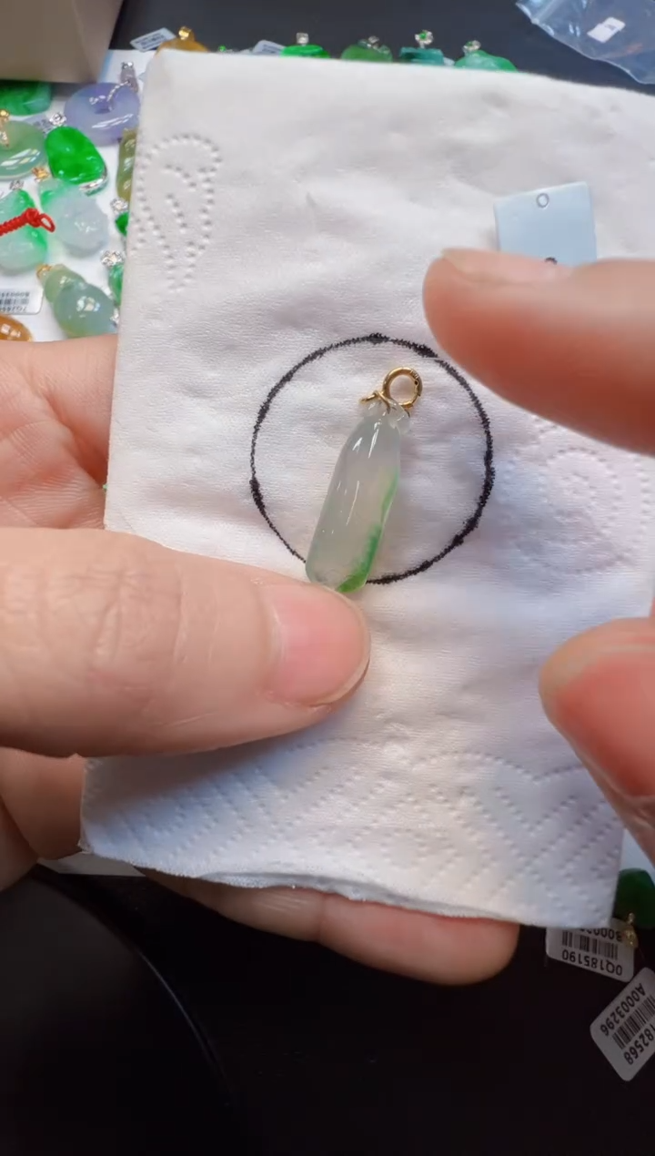 【闪购商品】翡翠吊坠(不含链)18K金镶嵌580