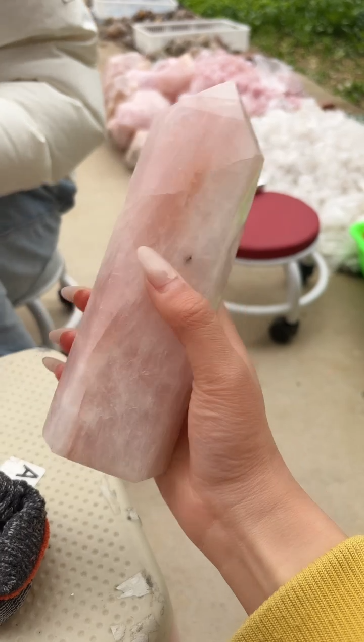 【闪购商品】摆件未镶嵌水晶粉水晶柱子 513