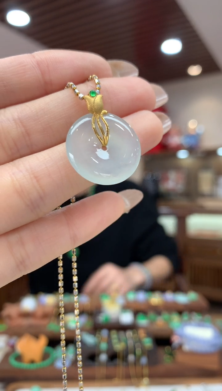 【闪购商品】翡翠吊坠(不含链)18K金镶嵌平安扣