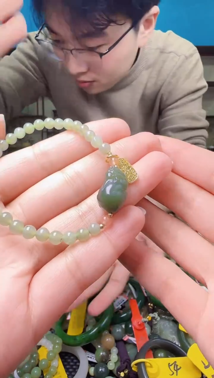 颈饰未镶嵌和田玉1