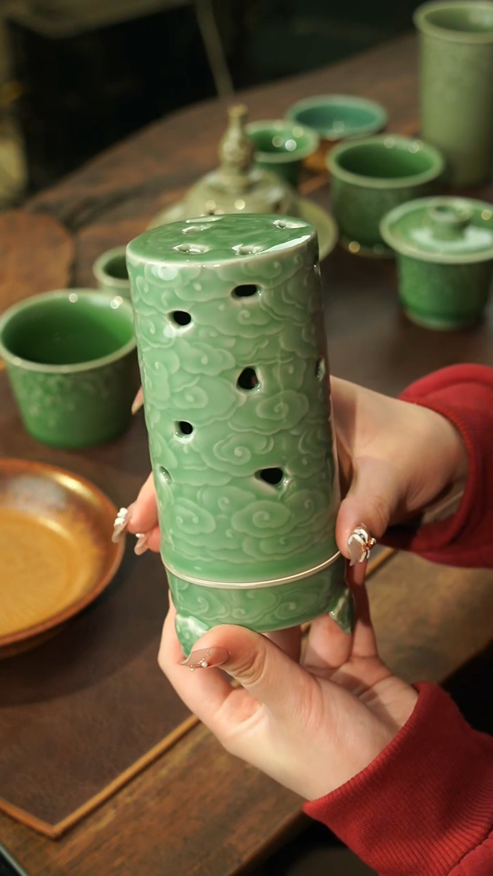 【闪购商品】瓷片陈蓉蓉 梅子青祥云香炉