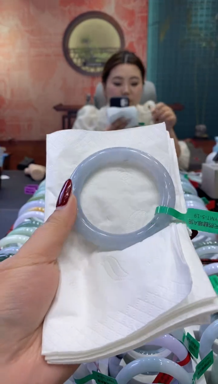 【闪购商品】翡翠手镯未镶嵌多人0010846