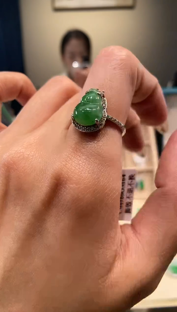 【闪购商品】翡翠吊坠(不含链)未镶嵌戒指