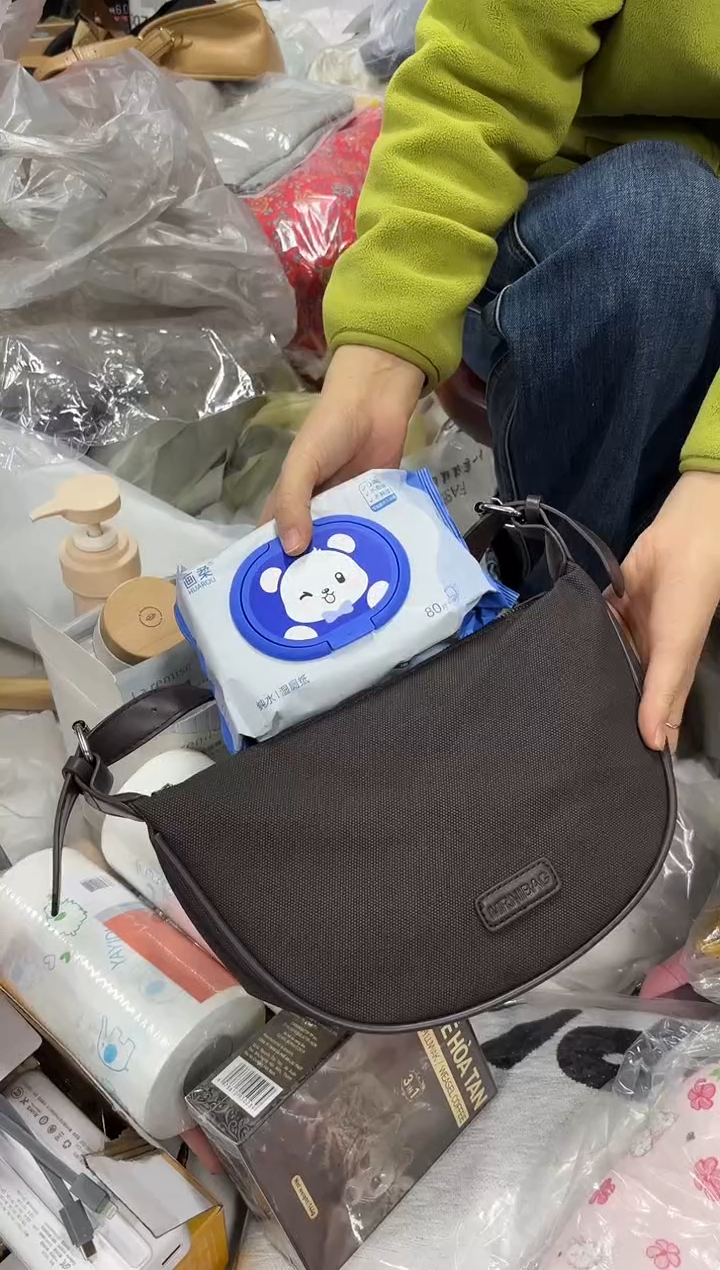 PVC点点小红心 没关注的关注一下主播 新款湿厕纸发三包