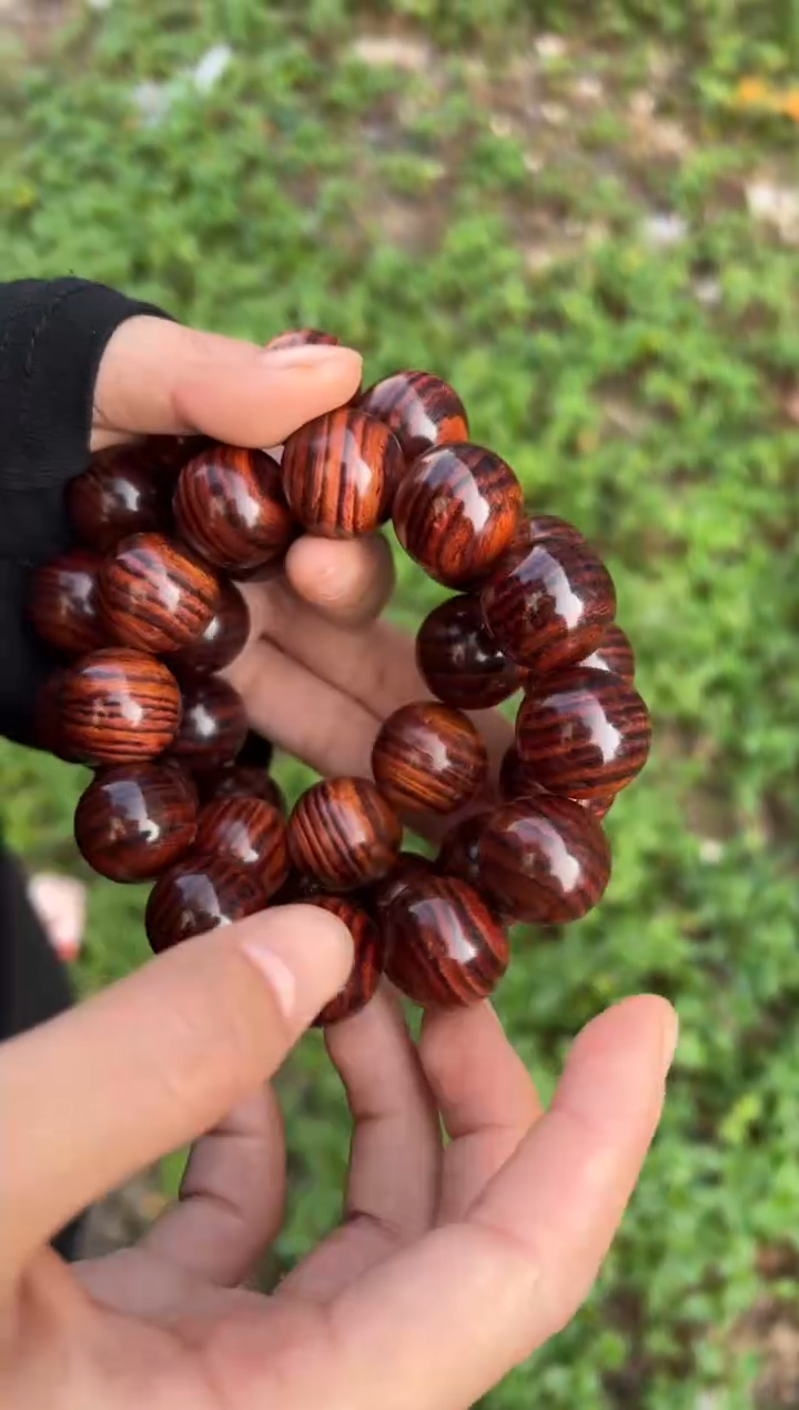 黄花梨/降香黄檀A014火山口2.0圆珠手串498多样性发一