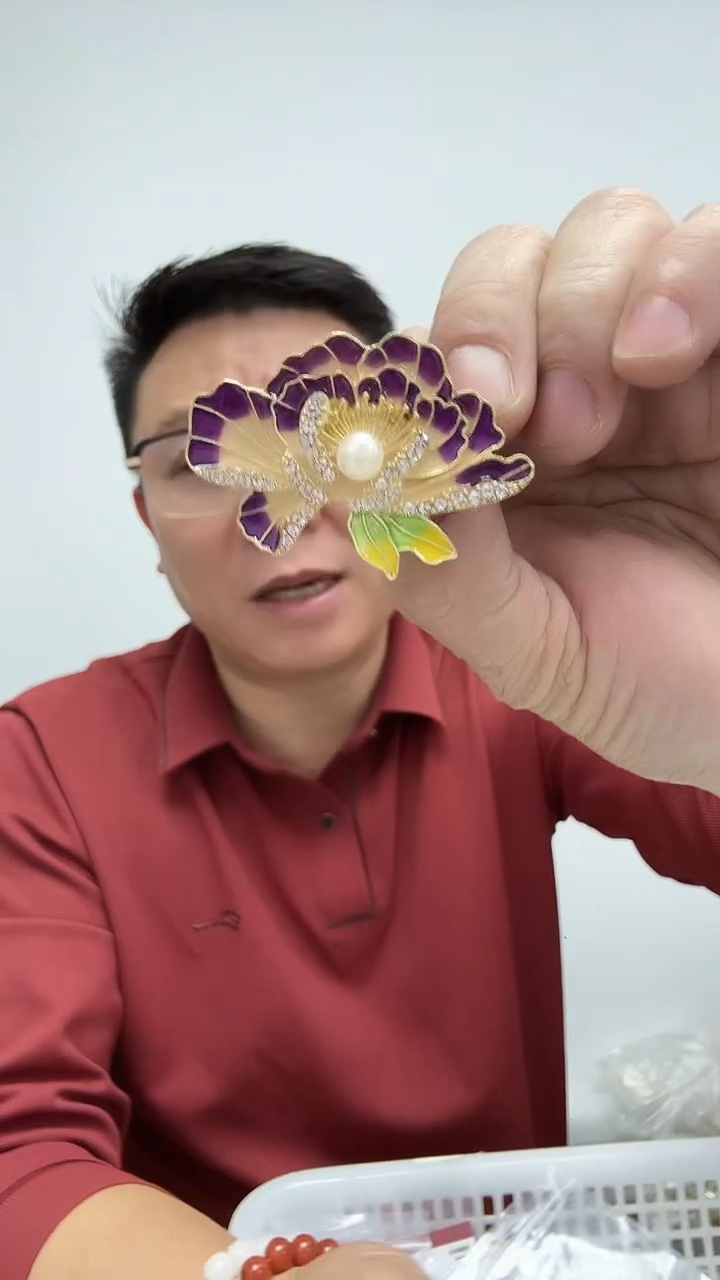 【闪购商品】琥珀裸石未镶嵌63（有瑕介意勿拍）