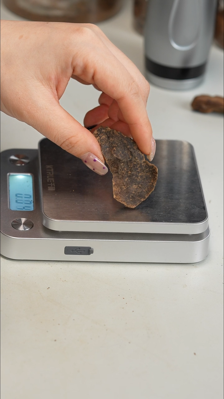 沉香沉香碎屑老海南 2.6g