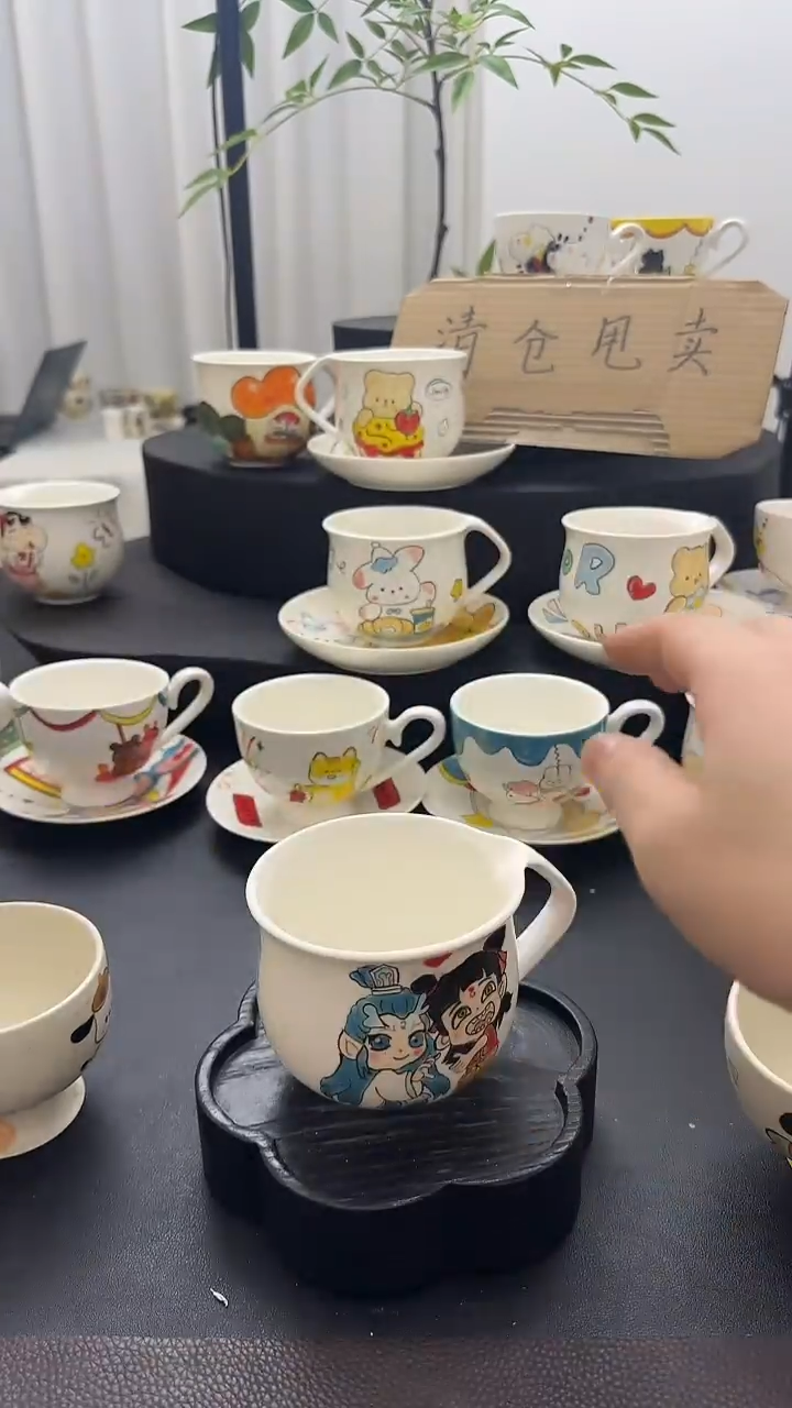 纯手工粉**?纯手工绘制陶瓷杯