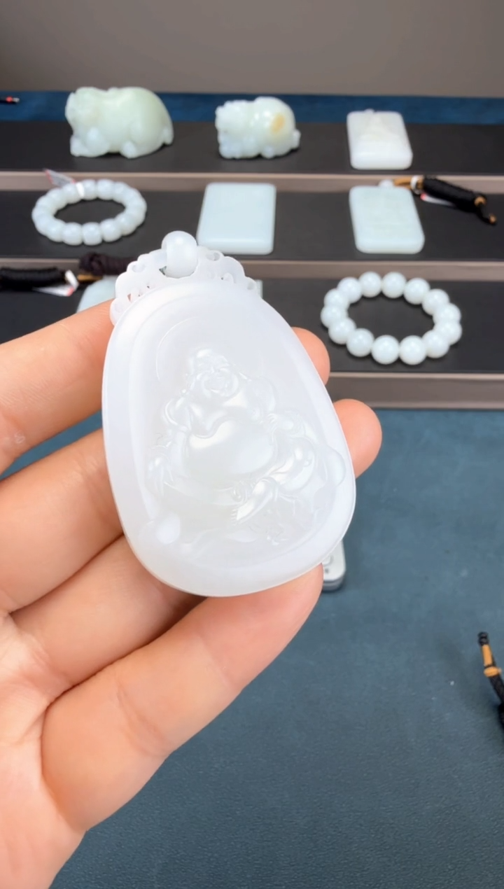 和田玉未镶嵌颈饰1