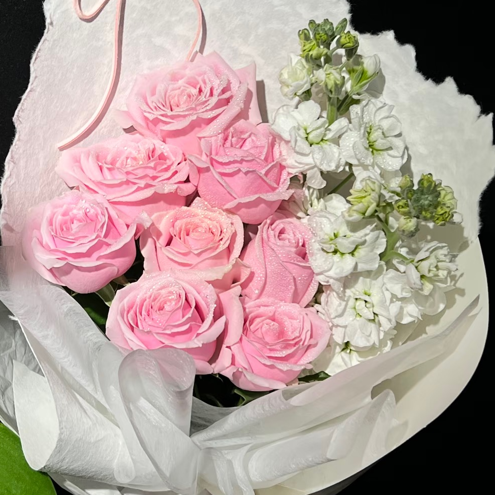 （随机粉色玫瑰10枝+白色紫罗兰1扎（8-10枝））顺丰包邮基地发货