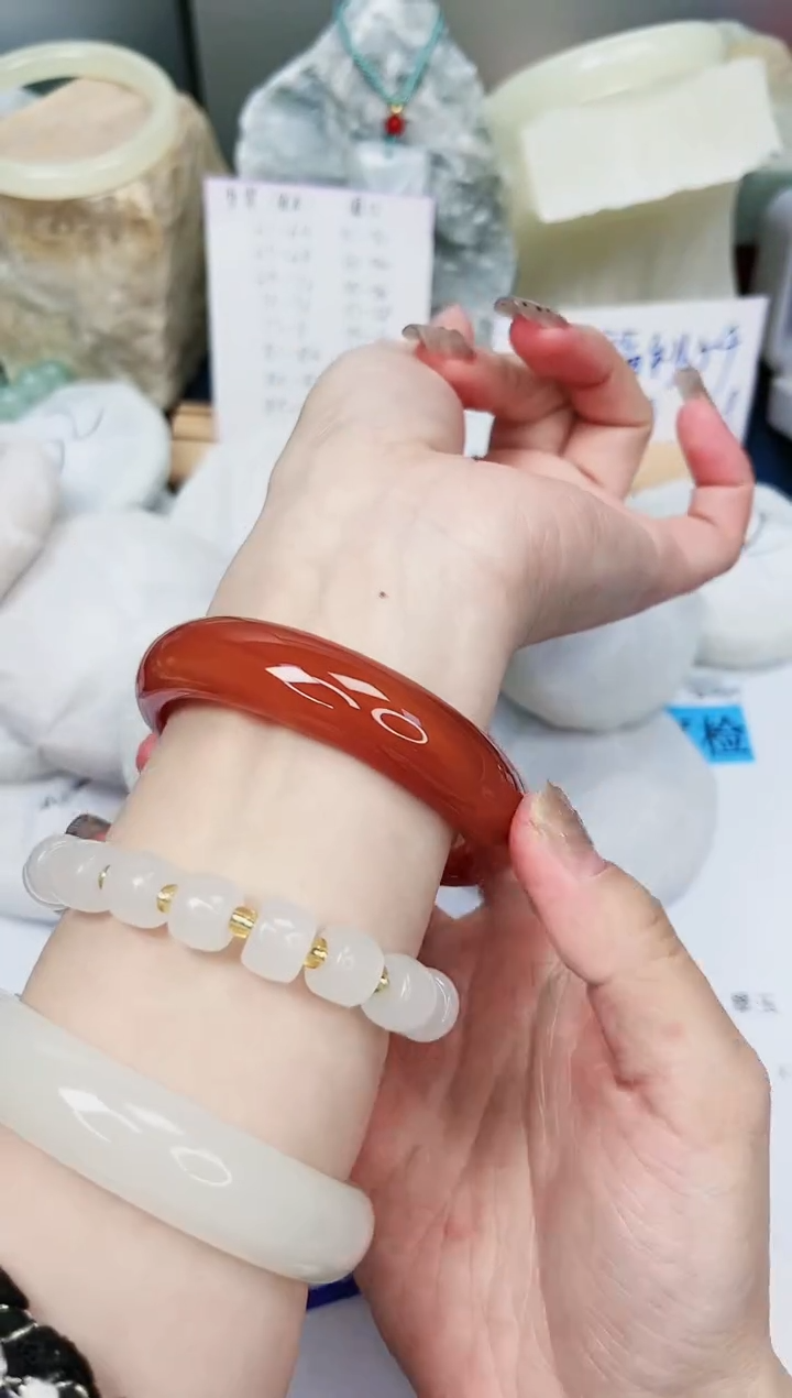 【闪购商品】石英质玉手镯未镶嵌485-玛瑙-圈口58