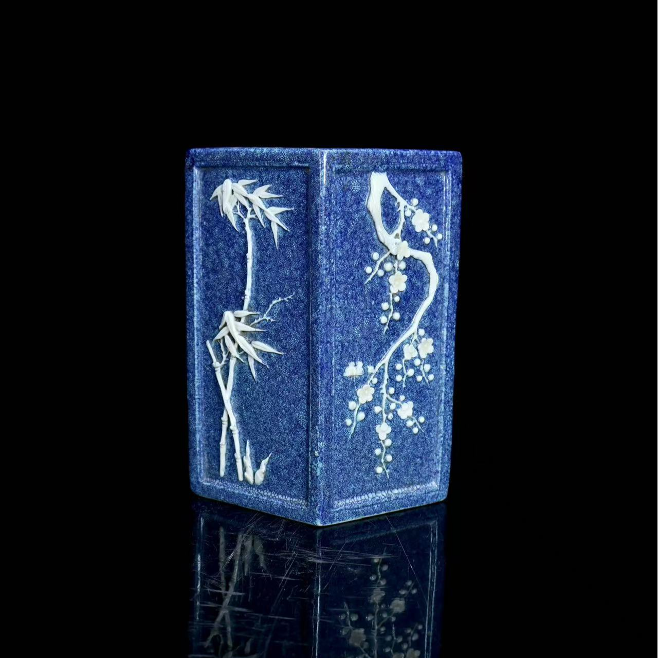 10: 晚清炉钧釉四季花卉纹四方瓶