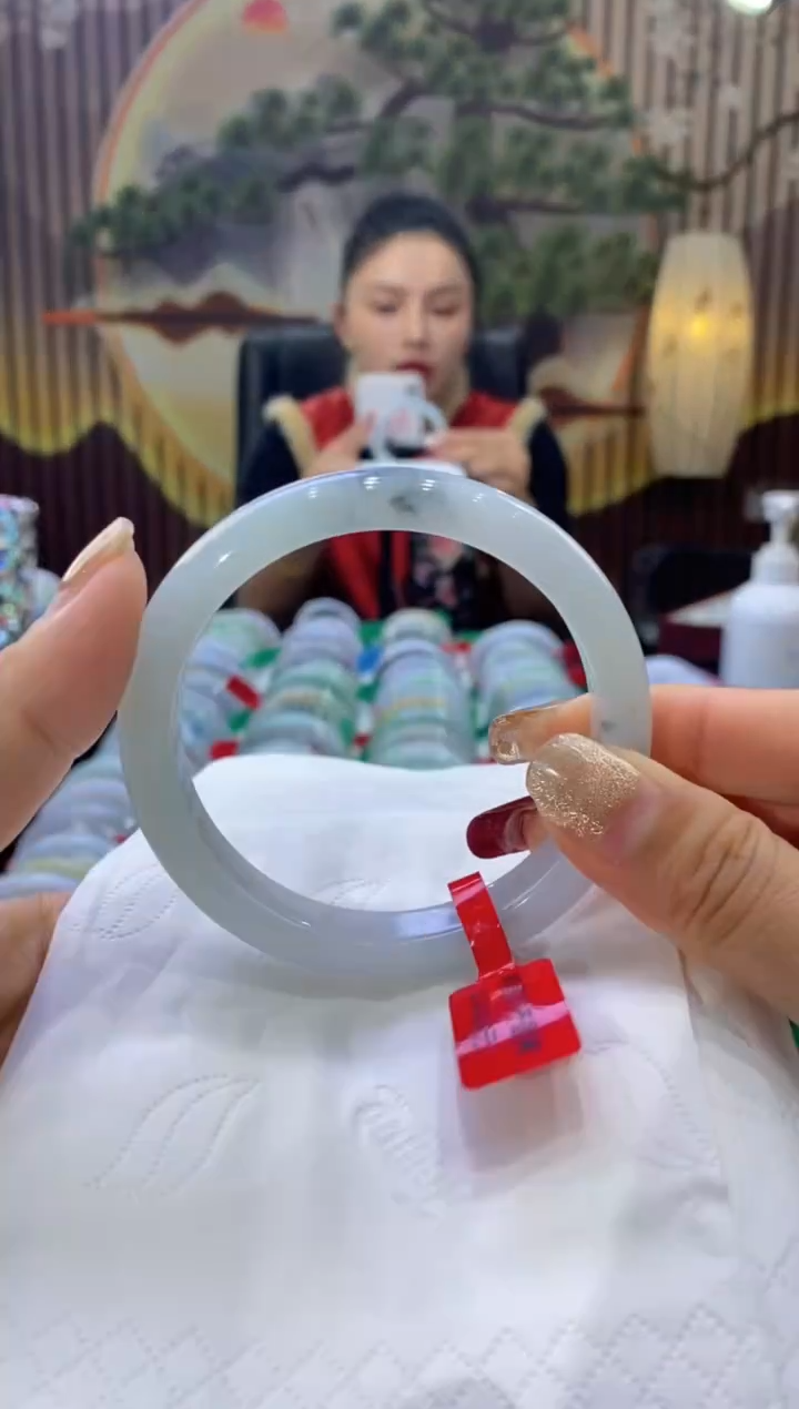 【闪购商品】翡翠手镯未镶嵌多人06273