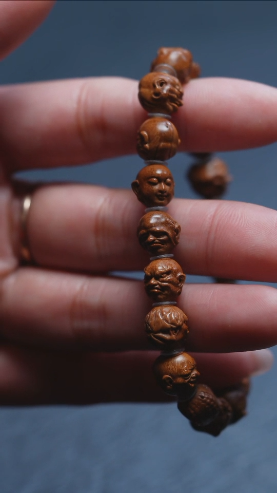 【闪购商品】文玩核桃吊坠苏工橄榄核