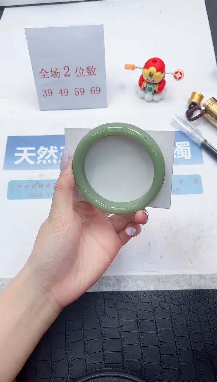 【闪购商品】石英质玉手镯未镶嵌A157-60