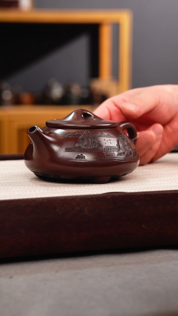 茶壶紫砂石红 景舟石瓢 观山