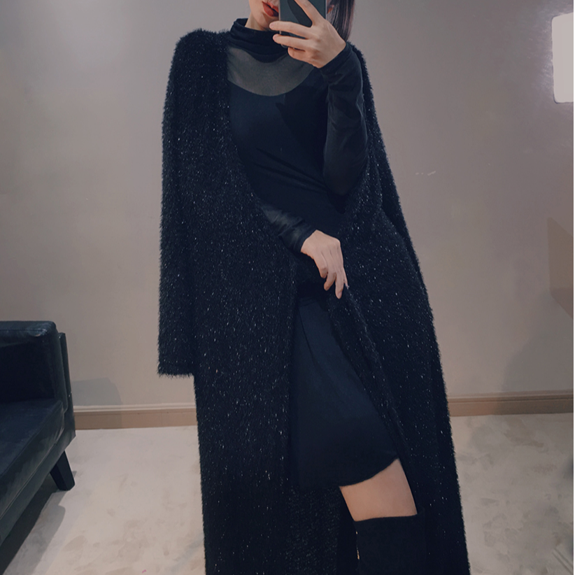 美人喵黑色一片式连衣裙系腰带V领秋冬季节松弛感胖妹妹显瘦毛裙