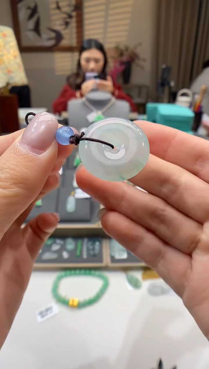 【闪购商品】翡翠颈饰未镶嵌平安扣