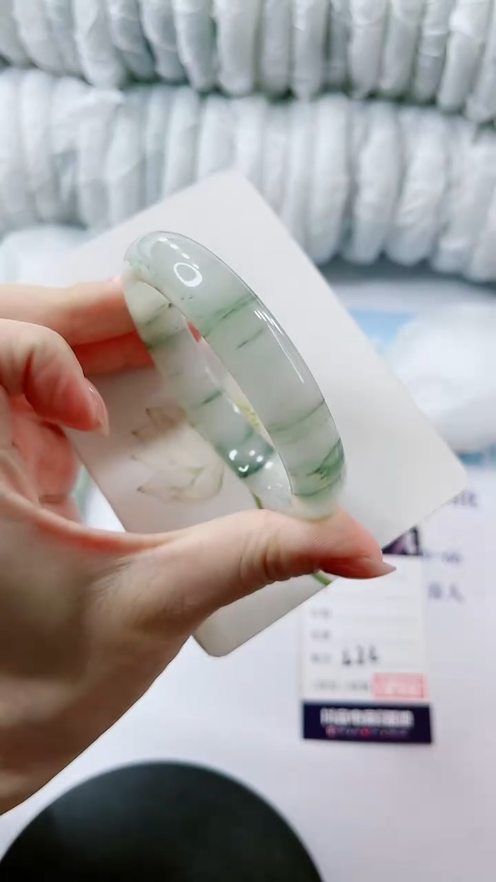 【闪购商品】石英质玉手镯未镶嵌多样性发货L22