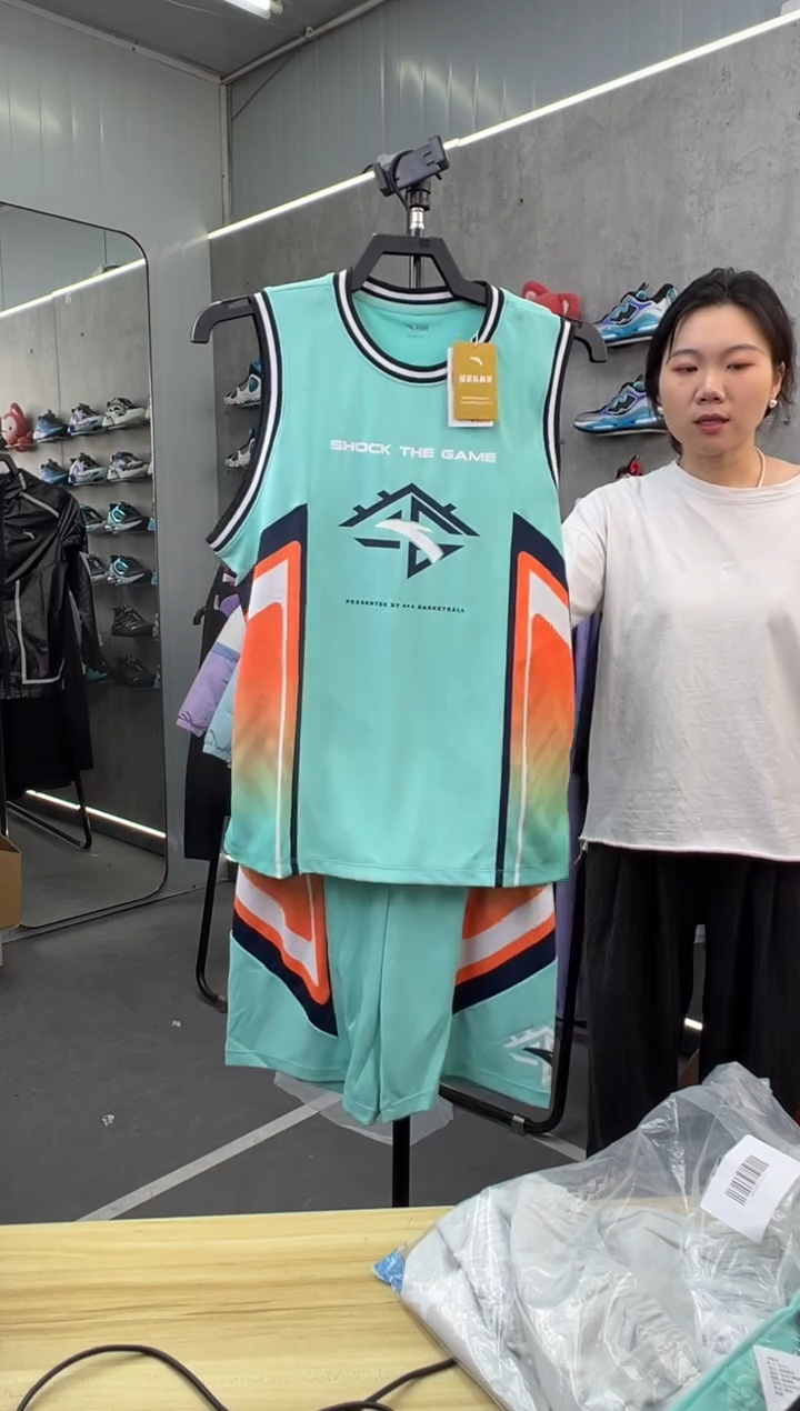 安踏儿童衣服尺码 ：165