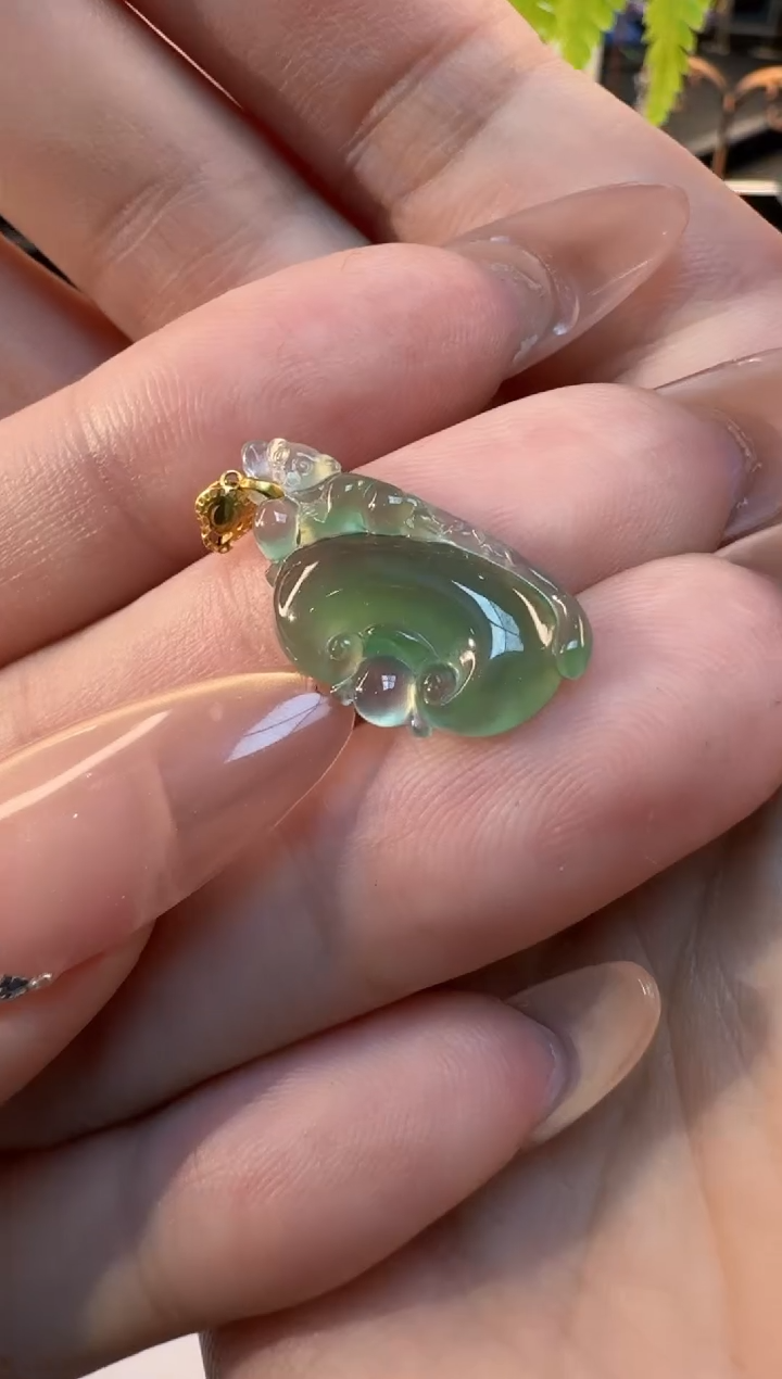 【闪购商品】翡翠颈饰18K金镶嵌缅甸翡翠A货吊坠