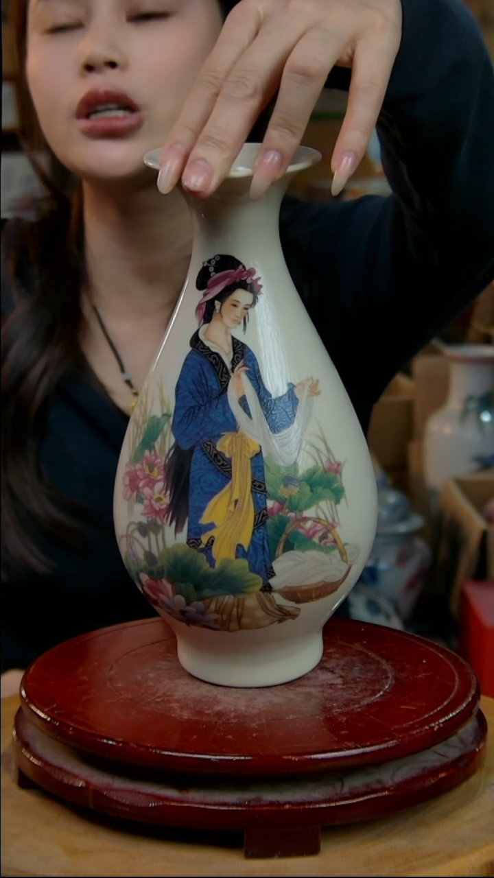 摆件陶景德镇陶瓷摆件贵妃赏瓶