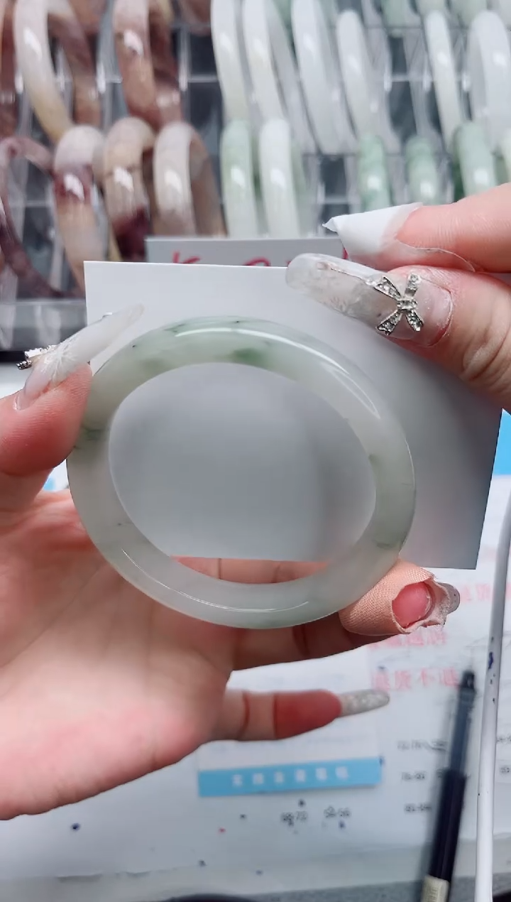 【闪购商品】石英质玉手镯未镶嵌A217-59.7