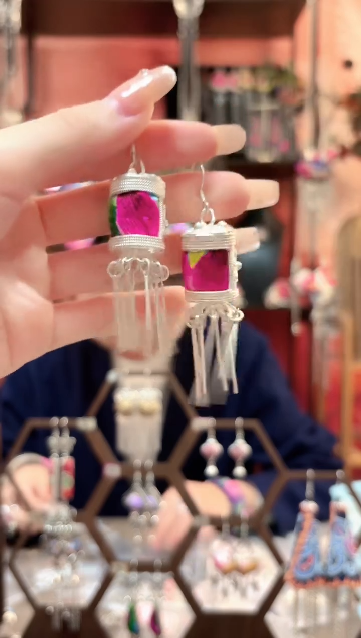 织绣云织谣民族风精美饰品 399