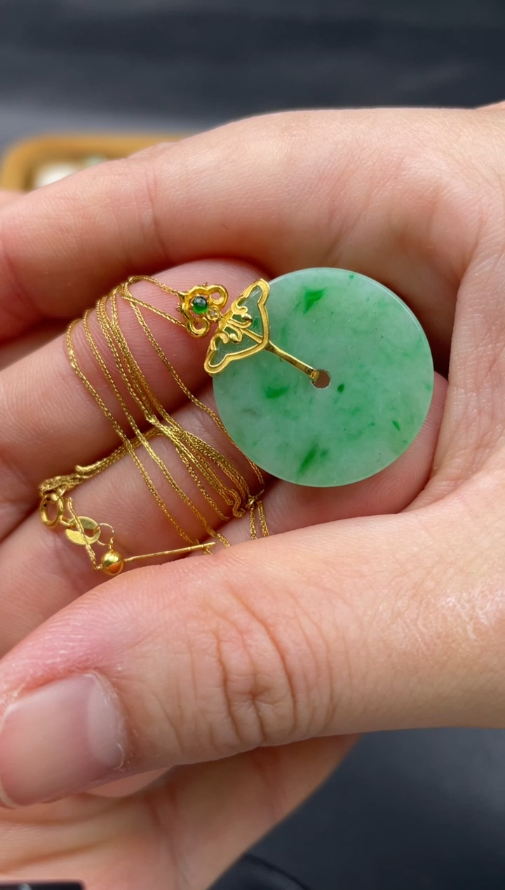 【闪购商品】翡翠颈饰18K金镶嵌71.........