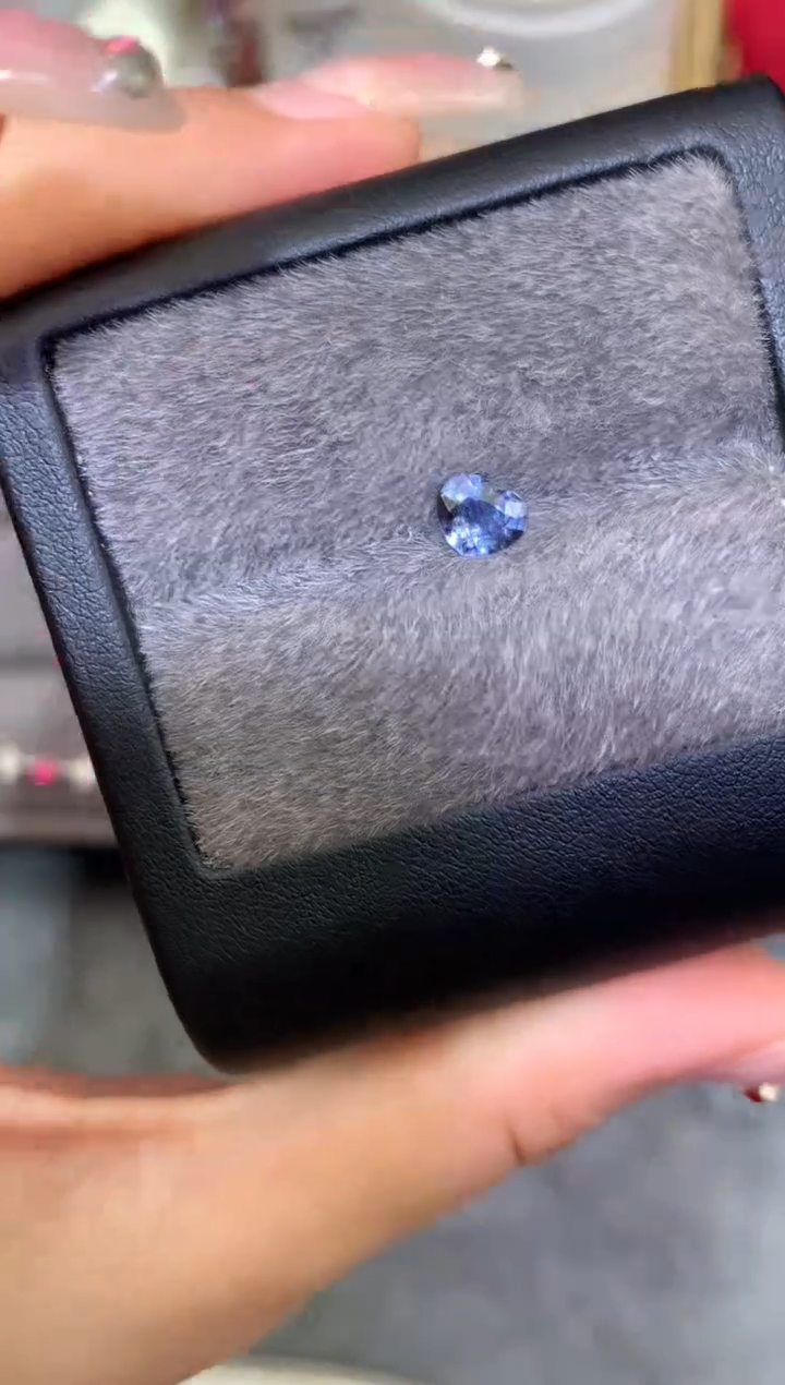 未镶嵌裸石定制尖晶石心型 蓝色调 0.74ct