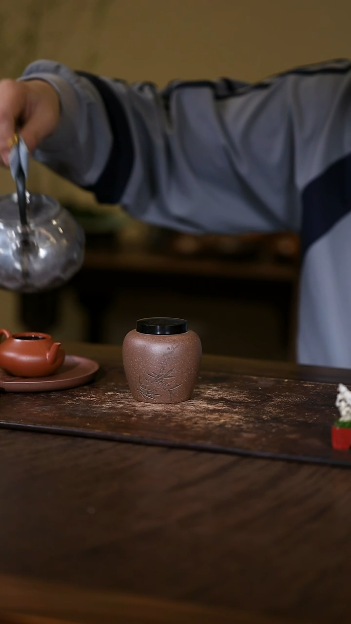 茶叶罐滕****活I老段泥苹果罐（醒茶罐）刻花鸟 高度7.2盖面直径4.7