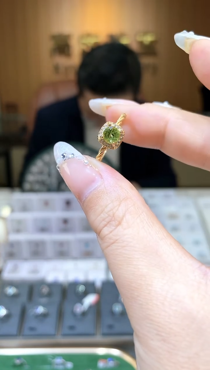 【闪购商品】橄榄石戒指银S925镶嵌天然橄榄石戒指