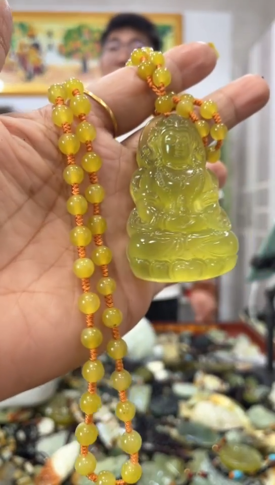 未镶嵌岫玉吊坠  