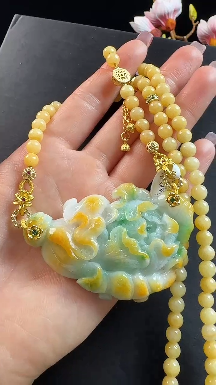 颈饰未镶嵌翡翠白菜