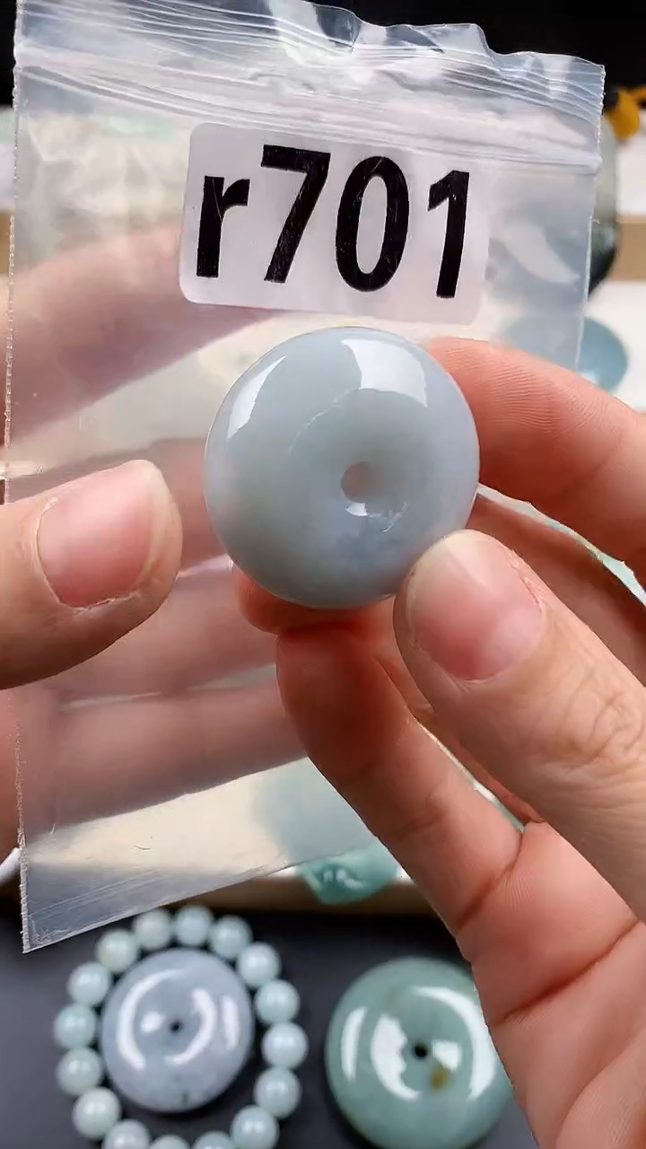 颈饰未镶嵌翡翠天然翡翠吊坠挂件