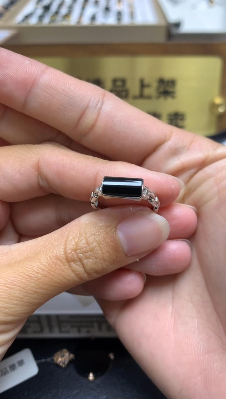 【闪购商品】翡翠颈饰18K金镶嵌净货