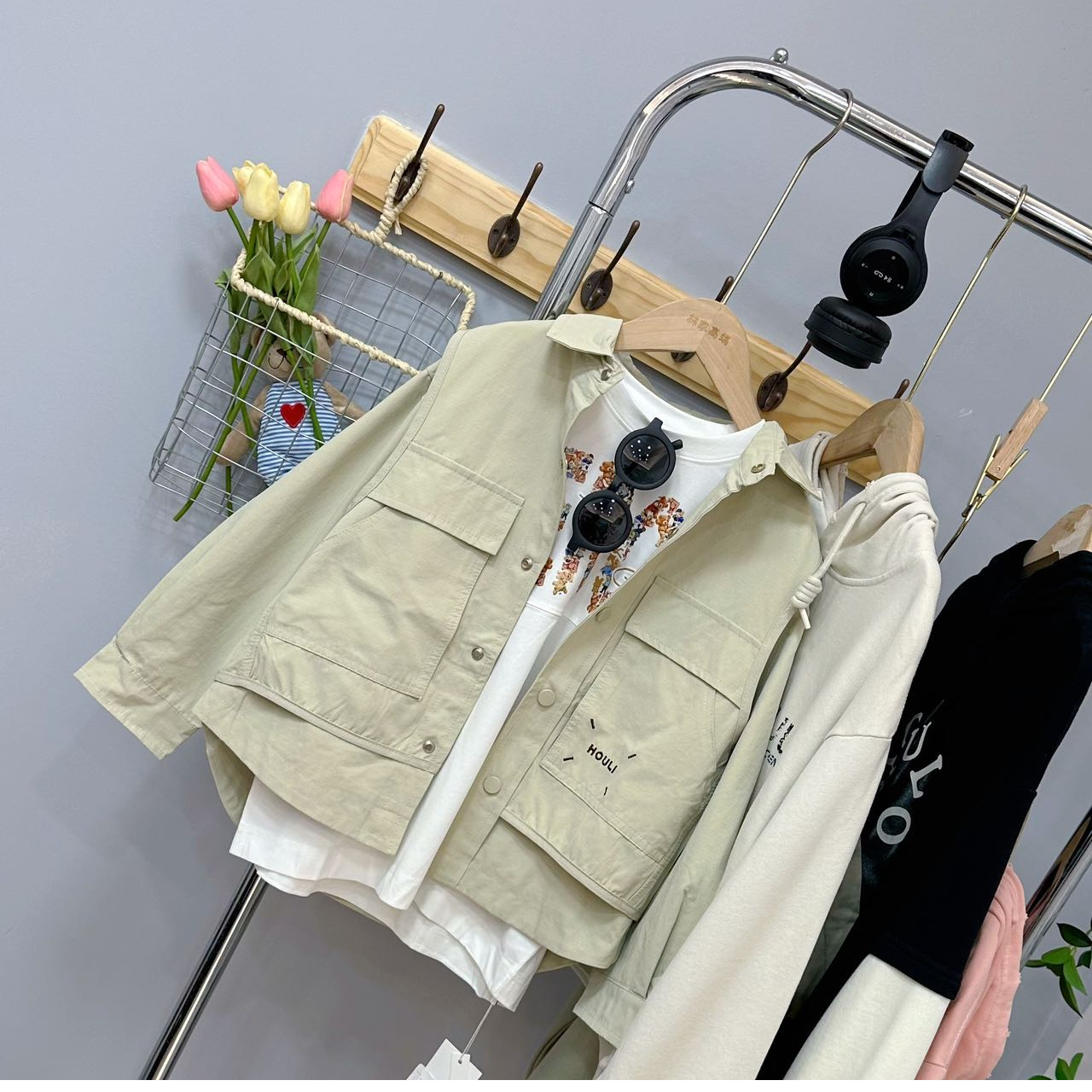 05503高端专享厚里春款假俩件外套米色